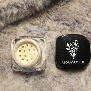 Younique moonstruck minerals pigments eyeshadow
